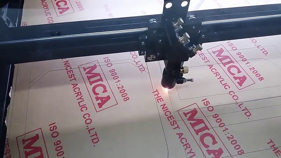 CÁCH CẮT NHỰA MICA TẠI NHÀ