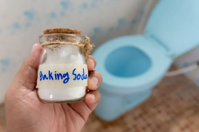 Top 10+ cách khử mùi hôi trong nhà vệ sinh hiệu quả hiện nay Baking soda là nguyên liệu tự nhiên giúp khử khuẩn