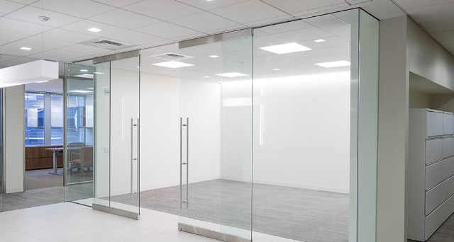 NGUYÊN NHÂN VÀ GIẢI PHÁP KHẮC PHỤC CỬA LÙA BỊ KẸT Lắp đặt cửa không đủ tiêu chuẩn