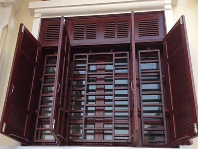 Mẫu chấn song cửa sổ bằng gỗ sẫm màu