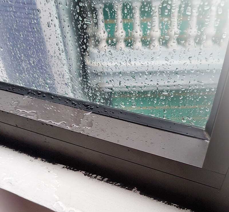 Nguyên nhân của việc cửa nhôm kính bị thấm nước