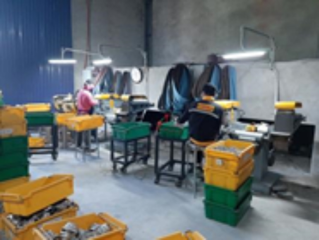 Tách, ráp và hoàn thiện chi tiết 