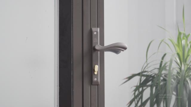 Xu hướng sử dụng khóa cửa nhôm kính trong công trình kiến trúc Ưu điểm của khóa cửa nhôm kính