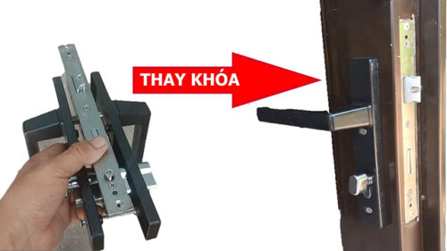 Tiến hành thay thế ổ khóa cửa nhôm