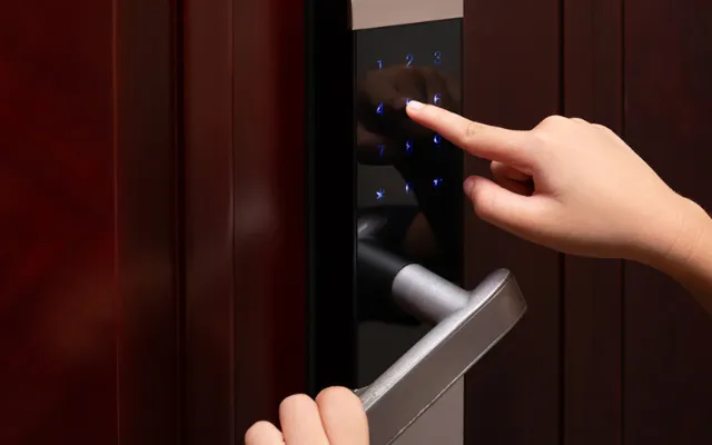 Các lỗi khóa cửa thường gặp và cách khắc phục