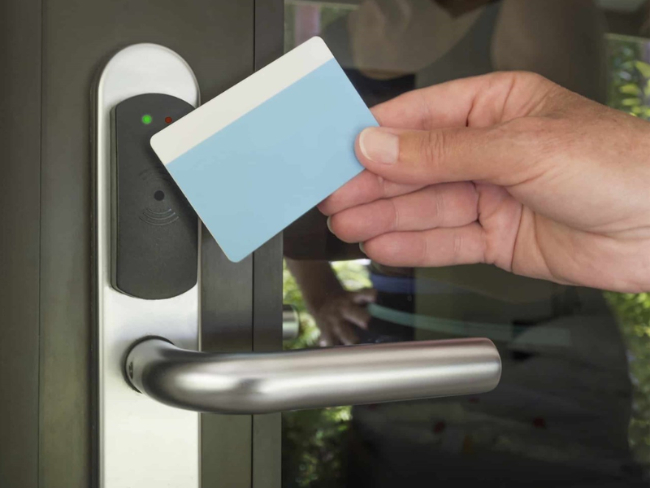 Các lỗi khóa cửa thường gặp và cách khắc phục Lỗi quét thẻ không có tín hiệu