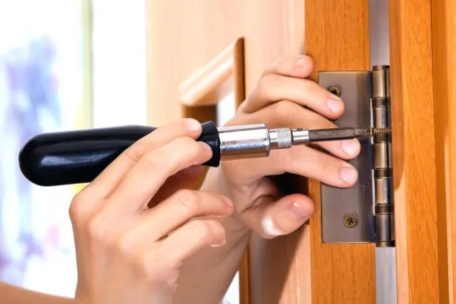 Phụ kiện đi kèm kém chất lượng và hư hỏng
