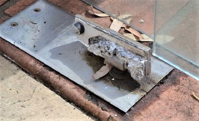 Nguyên nhân bản lề thủy lực nhanh hỏng trong thực tế