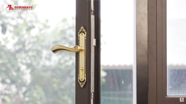 Khóa đa điểm cửa nhôm Sevendays – Giải pháp siêu bền, sang trọng Khóa đa điểm cửa nhôm Sevendays kín khít, bền đẹp, sang trọng