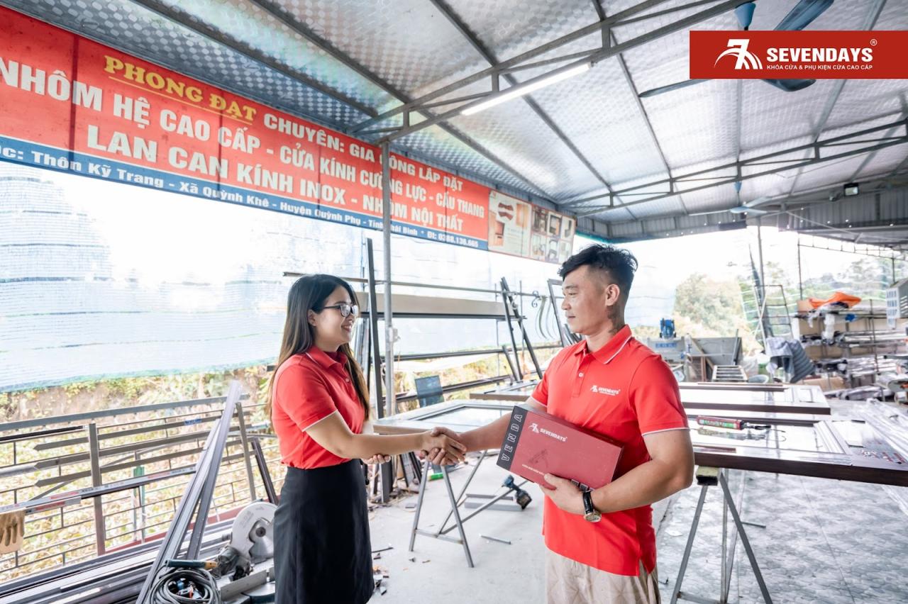 Trải nghiệm thực tế từ xưởng nhôm kính - Chia sẻ về sản phẩm khóa siêu bền không chìa Sevendays Anh đạt chia sẻ kinh nghiệm làm nghề cùng Sevendays
