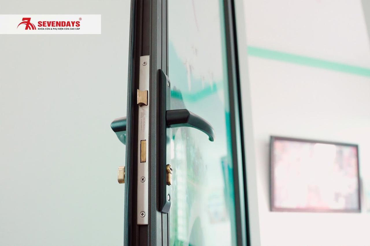 Ghé thăm xưởng nhôm kính Xuân Kiên tại Hải Phòng Nhà ở lắp đặt phụ kiện Sevendays