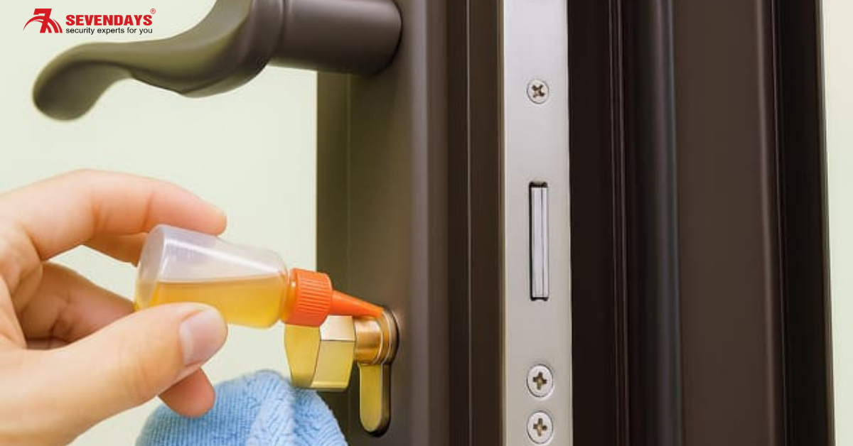 Khóa cửa nhôm Xingfa bị kẹt, khó mở? Cách mở nhanh tại nhà và giải pháp chính hãng Sevendays